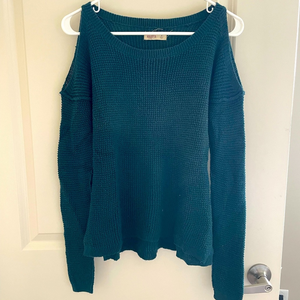 Shoulderless sweater ✨